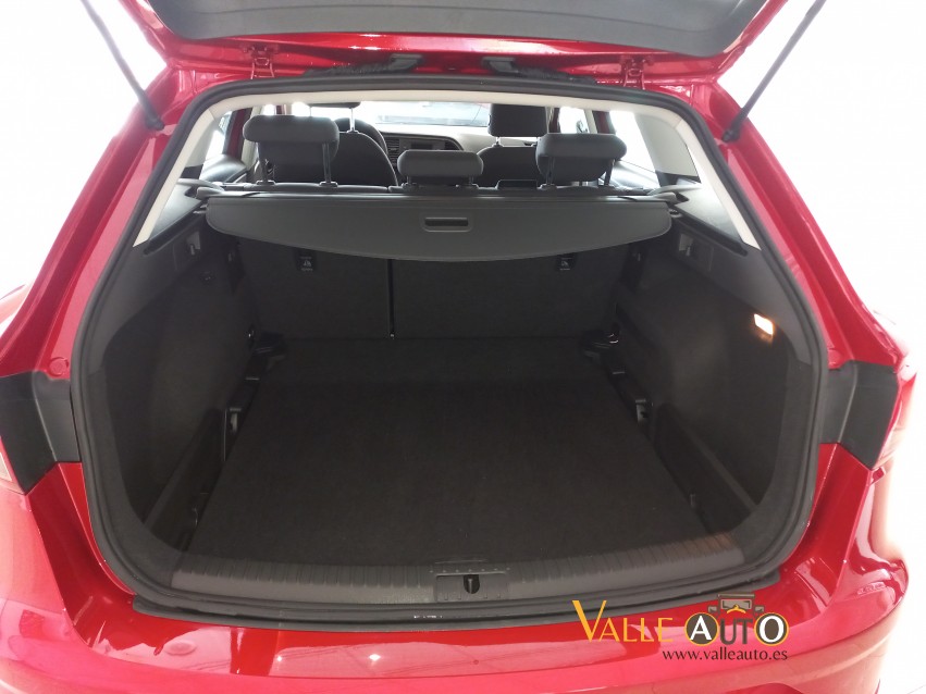 SEAT Leon ST REFERENCE  1.6 TDI 115CV Rojo claro Imagen